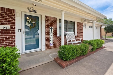 1209 Crestwood Dr, Cleburne, TX 76033 - photo 5