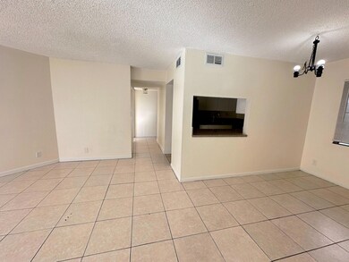 Presidential Golfview unit 2080, West Palm Beach, FL 33401 - photo 4