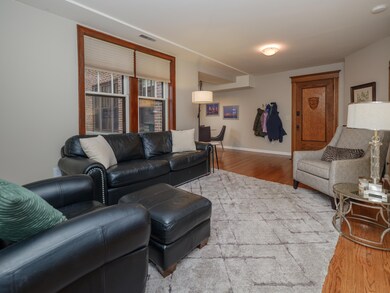471 W South St 207-106