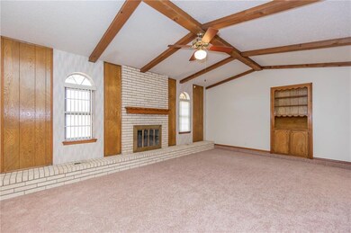 Huge Living Room - View 3 of 4