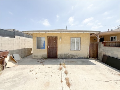1424 W 152nd St, Compton, CA 90220 - photo 2