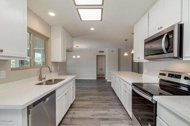 9926 W Crosby Cir N, Sun City, AZ 85351 - photo 2