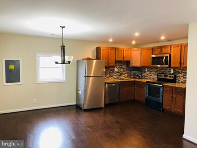 1109 Cypresstree Dr, Capitol Heights, MD 20743 - photo 4