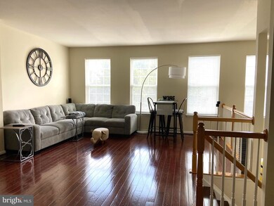 12646 Heron Ridge Dr, Fairfax, VA 22030 - photo 4