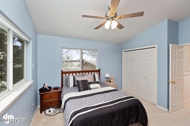 10-Master Bedroom MS_0283