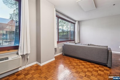 Palisades unit L7, Fort Lee, NJ 07024 - photo 5