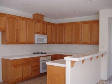 Kitchen with breakfast counter