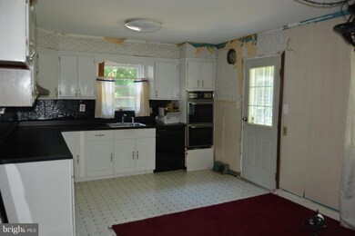 409 Addison Rd S, Capitol Heights, MD 20743 - photo 5