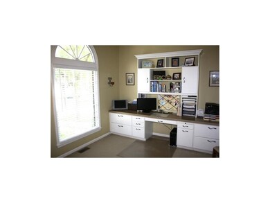 9322 Tomashaw Ln, Lenexa, KS 66219 - photo 3