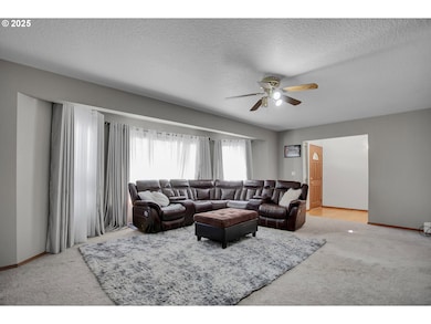 1615 E Briar Ct, Newberg, OR 97132 - photo 3