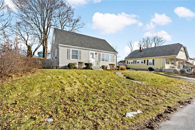 18 Sumach Ave, Riverside, RI 02915 - photo 3