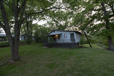 1055 Patton St, Shelbyville, TN 37160 - photo 4