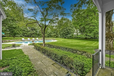 1803 Apple Tree Ln E, Bethlehem, PA 18015 - photo 7