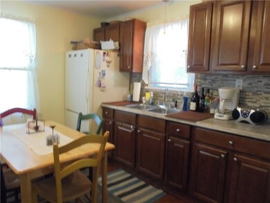 16 Wilcox St, Warwick, RI 02889 - photo 2