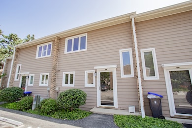 590 Green Bay Rd unit 590, Glencoe, IL 60022 - photo 2