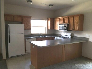 20667 Honeysuckle Ln, Bend, OR 97702 - photo 6