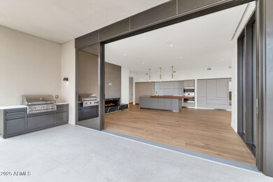 5000 N Camelback Ridge-large-005-009-TOD