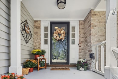 1215 Oakton Ln, Naperville, IL 60540 - photo 2