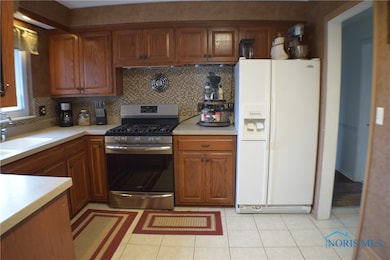 211 S Elm St, Woodville, OH 43469 - photo 6