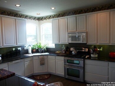 8206 Piney Wood Run, San Antonio, TX 78255 - photo 3