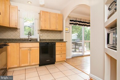 2304 Sunset Dr N, Sykesville, MD 21784 - photo 7