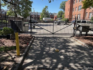 4228 Mcpherson Ave unit 312, Saint Louis, MO 63108 - photo 3