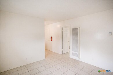 1239 N Lbj Dr unit E, San Marcos, TX 78666 - photo 5