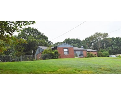 85 Eastern Promenade St, Holyoke, MA 01040 - photo 2