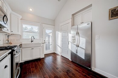 707 Archer St, Houston, TX 77009 - photo 4