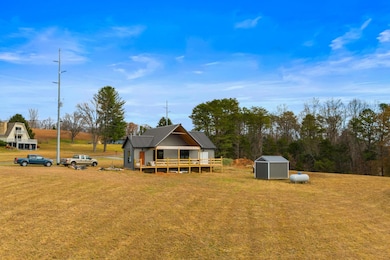 141 Robert e Lee Dr, Newport, TN 37821 - photo 3