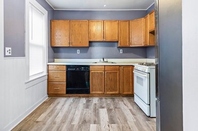 77 Sutherland St, Lowell, MA 01850 - photo 7