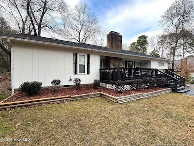 105 Scuppernong Ct, West End, NC 27376 - photo 2