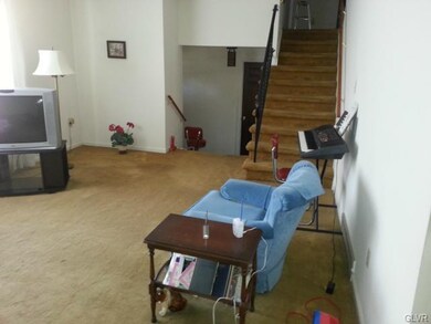 219 Blenheim Dr, Easton, PA 18045 - photo 5