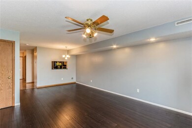 941 Grand Avenue Ct, Marion, IA 52302 - photo 4