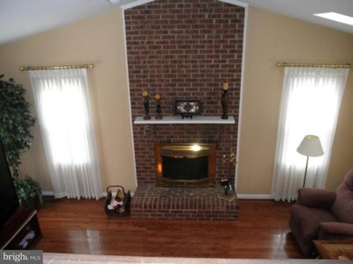 13367 Meadowsweet Dr, Fairfax, VA 22033 - photo 3