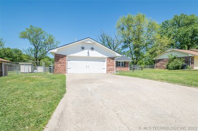 104 E 9th St S, Claremore, OK 74017 - photo 2