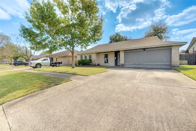 8514 Ashwyne Ln, La Porte, TX 77571 - photo 2