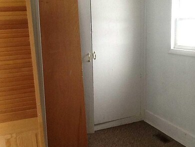 215 N 19th St, Elwood, IN 46036 - photo 7