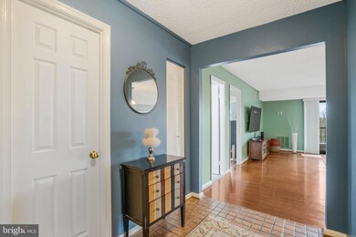 Lakeside Plaza Condominium unit 815, Baileys Crossroads, VA 22041 - photo 6