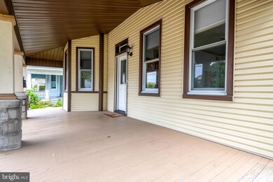 819 W Main St, Mount Joy, PA 17552 - photo 4