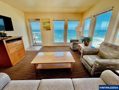 939 U S 101 unit 318), Depoe Bay, OR 97341 - photo 4