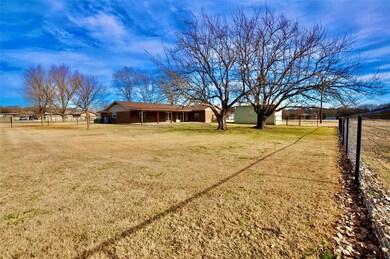 7665 Reed Rd, Azle, TX 76020 - photo 3