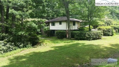 Large lot: Flat front yard area.
