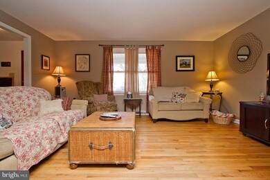 9 Country Dr, Leola, PA 17540 - photo 5