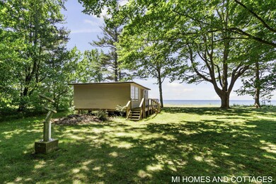 15-web-or-mls-4489-lakeshore-ave