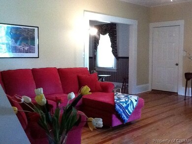 Liv Rm w/Hardwood Fl
