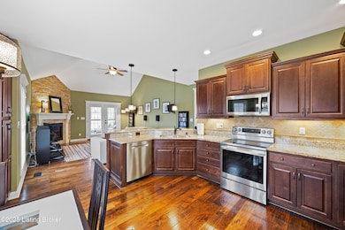 11101 Pebble Creek Dr, Louisville, KY 40241 - photo 2
