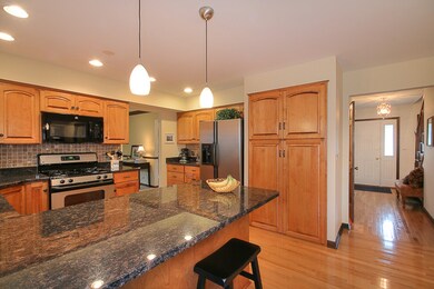 678 Cavalcade Cir, Naperville, IL 60540 - photo 5