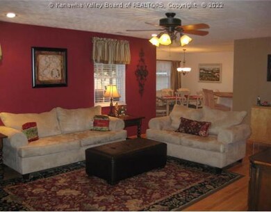 458 Pebble Creek Dr, Fraziers Bottom, WV 25082 - photo 2