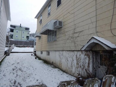 213 Lee Park Ave, Hanover Township, PA 18706 - photo 2